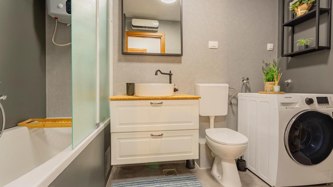 New Delux Green Garden Apartment With Hotube **** Spalato Esterno foto