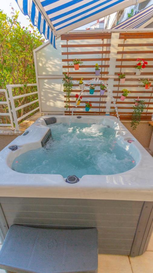 New Delux Green Garden Apartment With Hotube **** Spalato Esterno foto